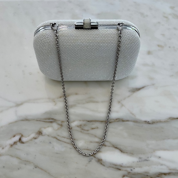 JUDITH LEIBER WHITE CHAULK CRYSTAL CLUTCH & CHAIN - Picture 6 of 17